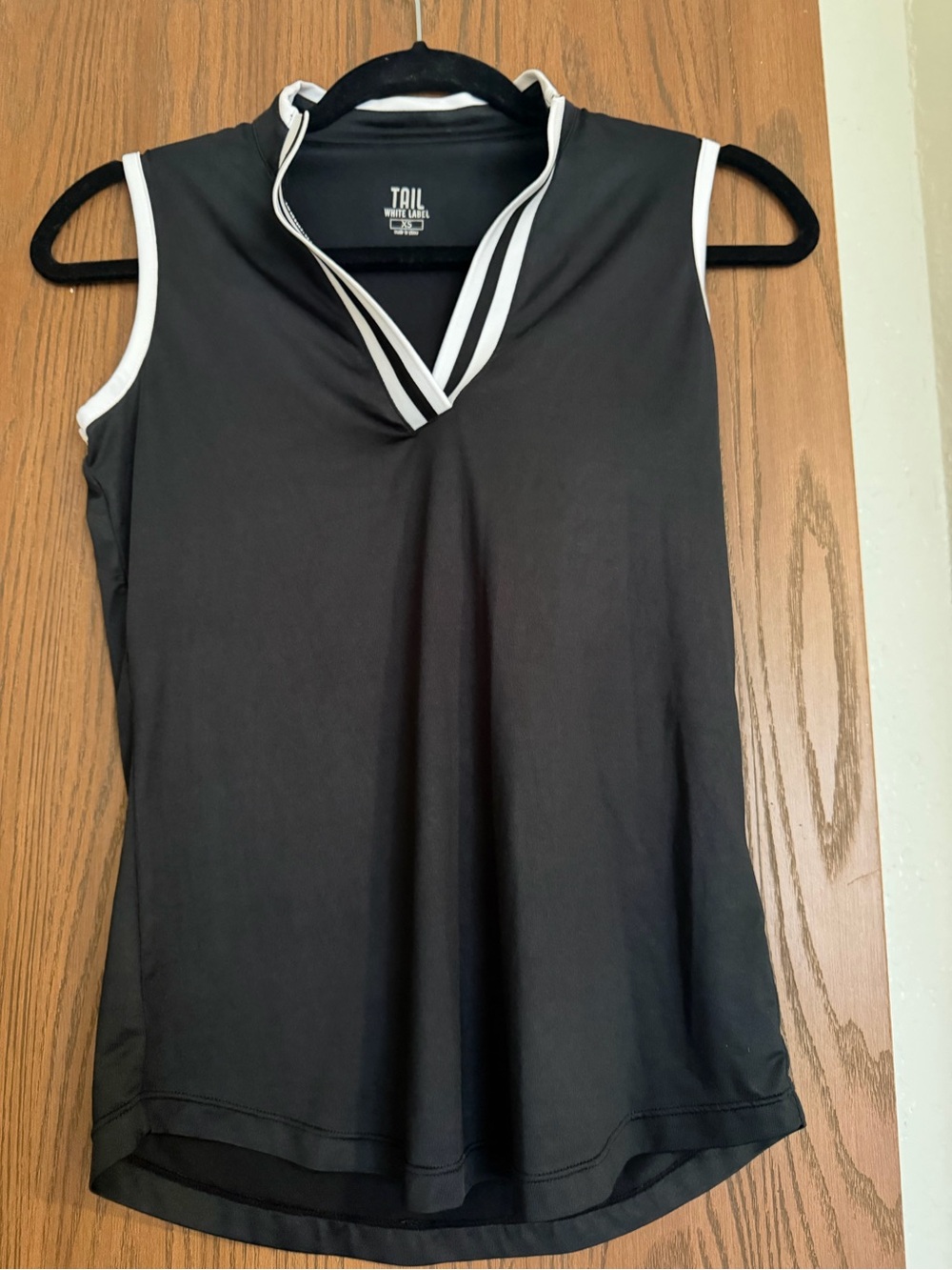 NWOT TAIL Black Sleeveless V-Neck Tank with White Trim